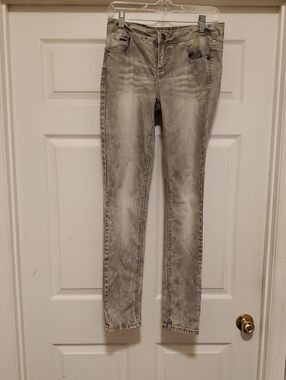 Lucky Brand Women’s Grey Acid-Wash Skinny Jeans